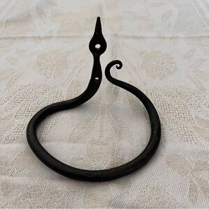 Black HandForged Wrought Iron Towel Holder Wall Round Rustic Simple Elegant